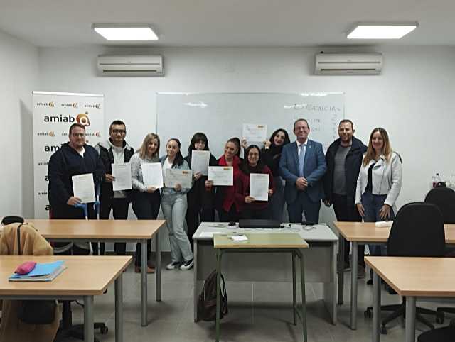 El Alcalde de Numancia de La Sagra clausura el curso de auxiliar administrativo