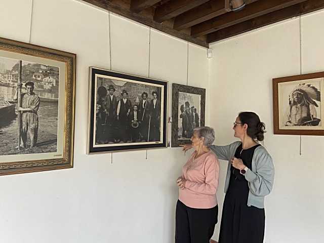 Exposición de arte en punto de cruz en el palacio de Los Verdugo por Araceli Málaga