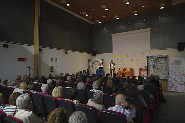 Nuevo programa de voluntariado acerca el arte a residencias de ancianos en Las Rozas