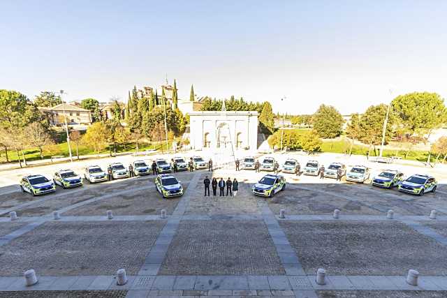 La Policía Local de Boadilla del Monte renueva su flota con 18 nuevos vehículos híbridos