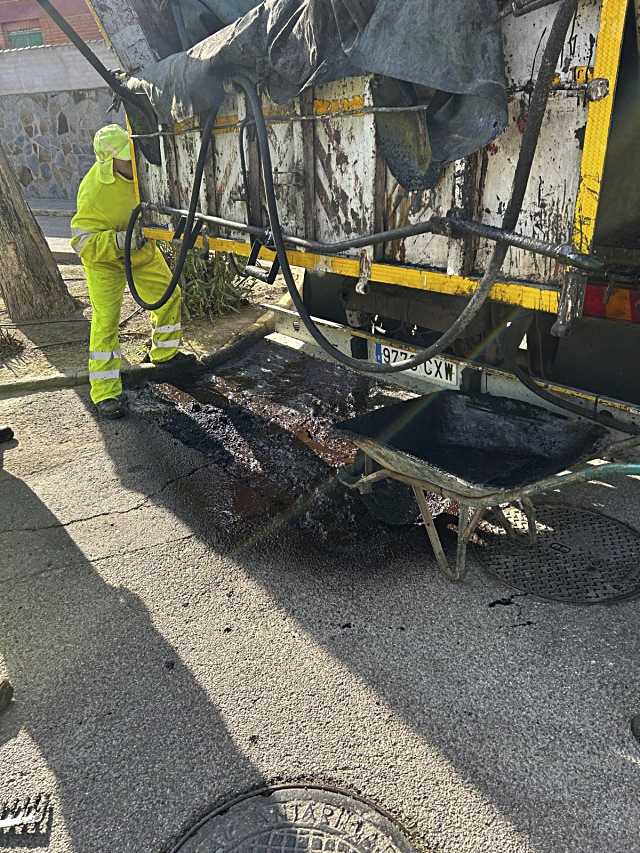 Reparación de baches en diversas calles de Numancia de La Sagra