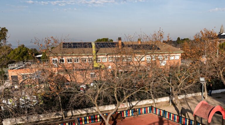 Finaliza la primera fase de instalación de cubiertas solares en 15 edificios municipales