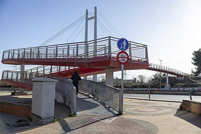 Pozuelo de Alarcón renovará pasarelas peatonales para mejorar seguridad de ciclistas y peatones