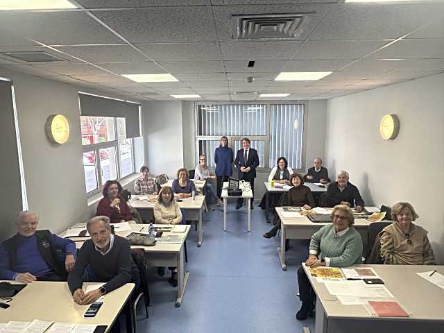 Alumnos mayores de 50 años participan en el Aula UAM+50 en Tres Cantos