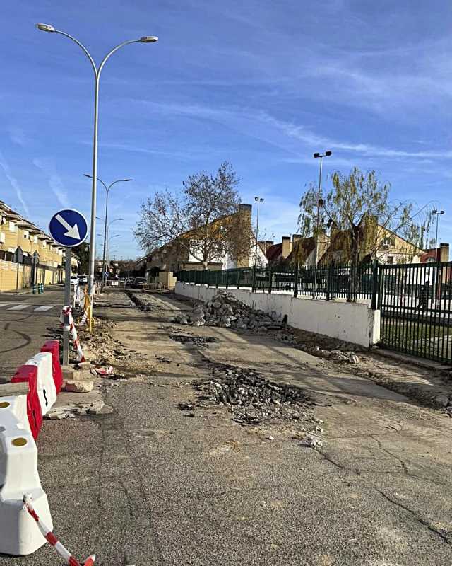 La obras en la zona de la Biblioteca de Torrejón de la Calzada estarán terminadas en abril