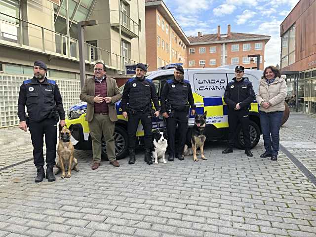 El Ayuntamiento de Boadilla del Monte adquiere una furgoneta para la Unidad Canina de la Policía Local