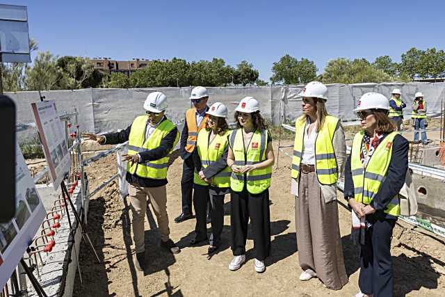 Isabel Díaz Ayuso visitó las obras del nuevo centro de salud en Cerro de los Gamos en Pozuelo de Alarcón