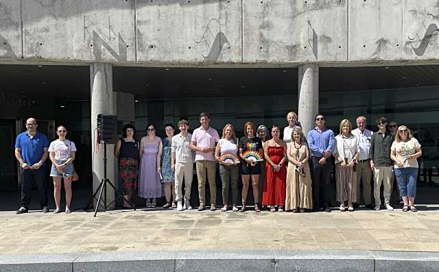 Lectura de manifiesto en conmemoración del Día Internacional del Orgullo LGTBIQA+
