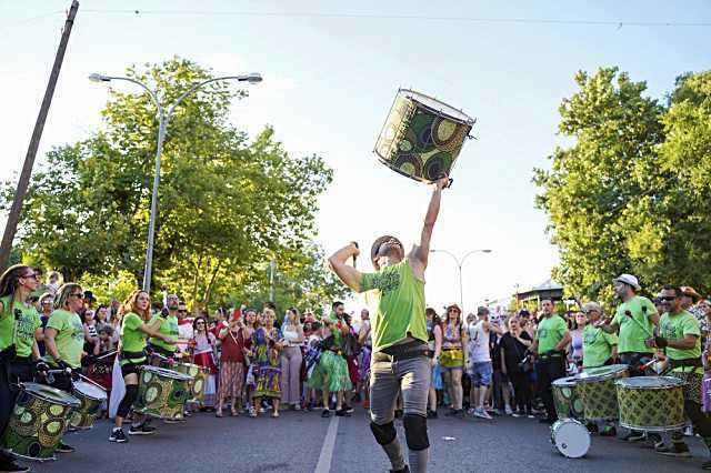 Colmenar Viejo preparada para los carnavales de verano con un gran desfile el sábado