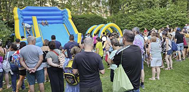 Fiestas de Verano en Ávila ofrecen actividades infantiles con castillos inflables y fiestas de espuma