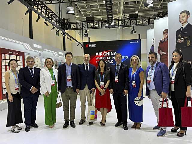 La comitiva del Ayuntamiento de Toledo ha asistido a la 25 Feria Internacional de Inversores en China