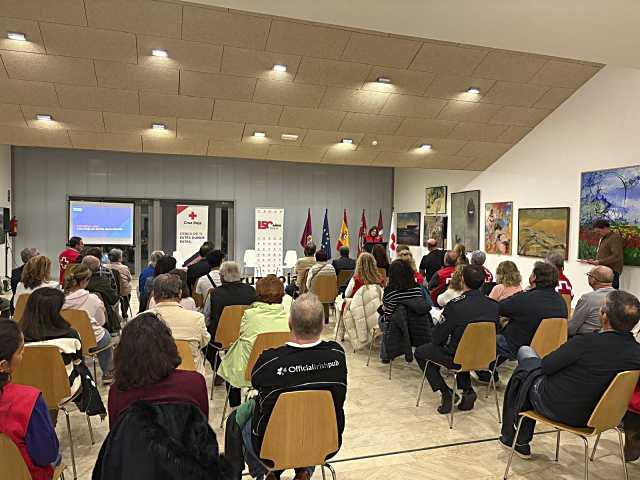 Homenajes a socios y voluntarios en diversas localidades durante el aniversario de Cruz Roja Ávila