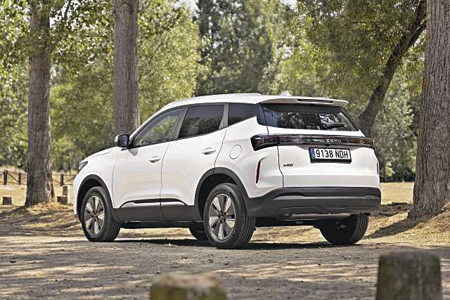 El EBRO s400 llega para cambiar las reglas del juego: Tecnología avanzada y sostenibilidad en un solo vehículo