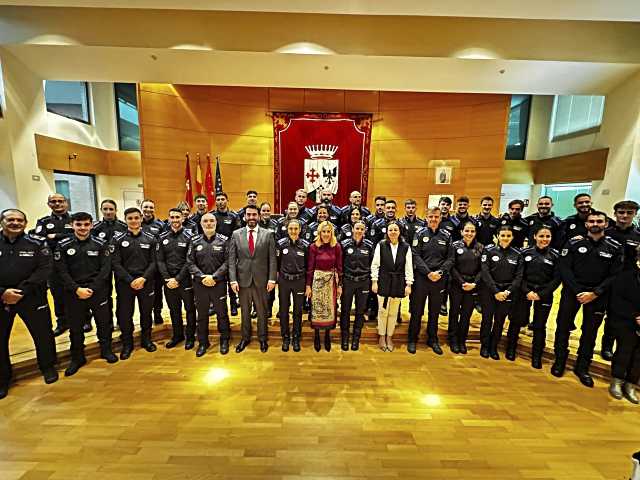 Alcobendas da la bienvenida a 32 nuevos agentes de policía en prácticas