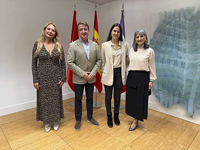 Blanca Montoya Landa reconocida como cuarta finalista del Premio Planeta 2025 en Tres Cantos