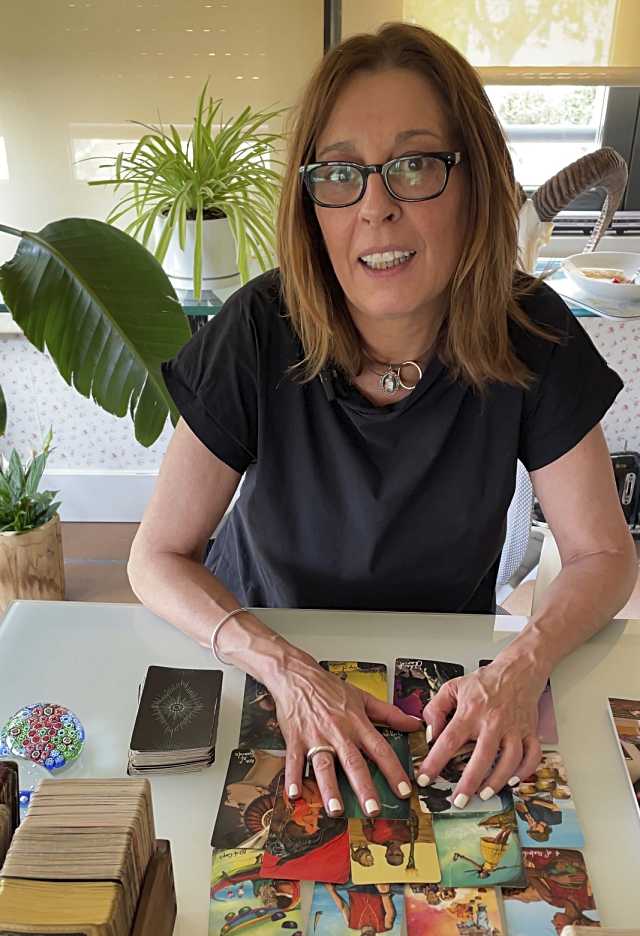 Horóscopo Diciembre 2025 por María Ofelia Iniesta