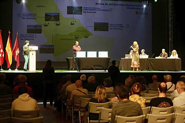 Se realiza el sorteo de 276 huertos familiares urbanos en Alcobendas