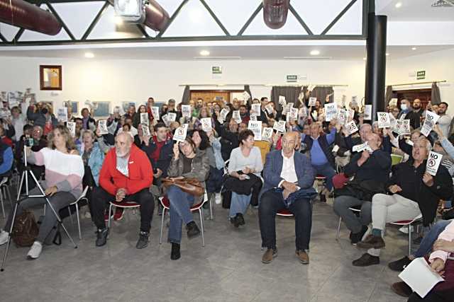 Tensión en la reunión informativa sobre la planta de biogás en Villaluenga de La Sagra