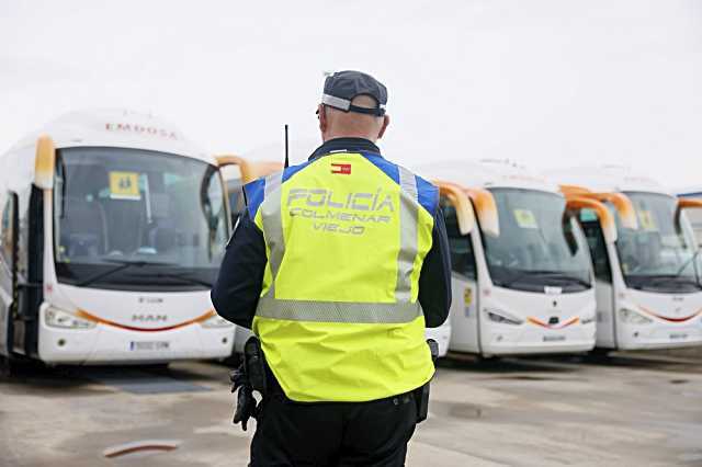 La Policía Local de Colmenar Viejo intensifica la vigilancia del transporte escolar