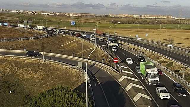 Reducir la congestión de la A-42 fue uno de los puntos en la reunión entre el Consistorio de Torrejón de la Calzada y el jefe de Tráfico de Madrid