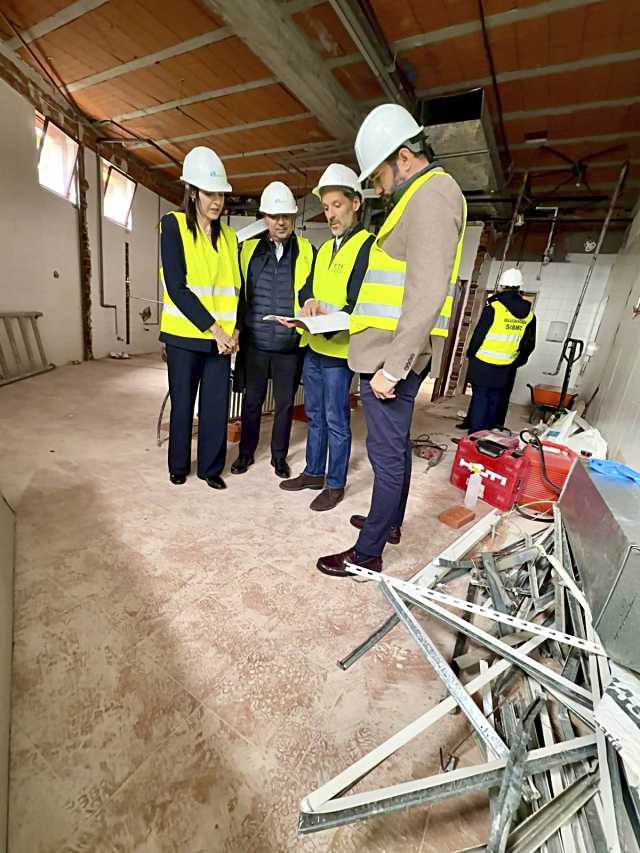 La alcaldesa de Majadahonda visita las obras del Polideportivo Municipal “El Tejar”