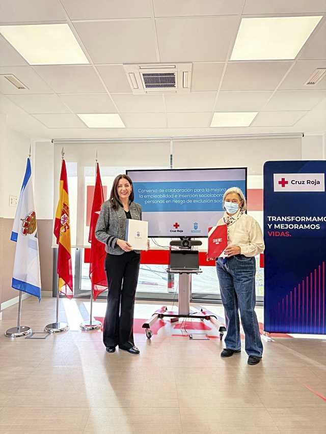 La alcaldesa de Majadahonda visita las instalaciones de Cruz Roja para conocer su labor