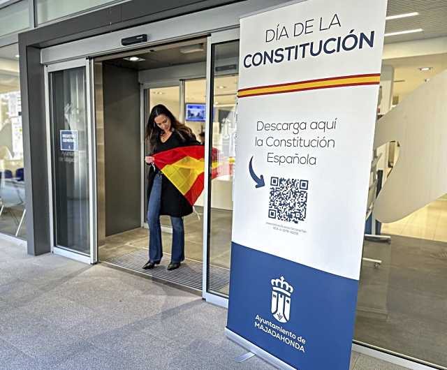 Majadahonda distribuye 2.000 banderas españolas del 3 al 5 de diciembre