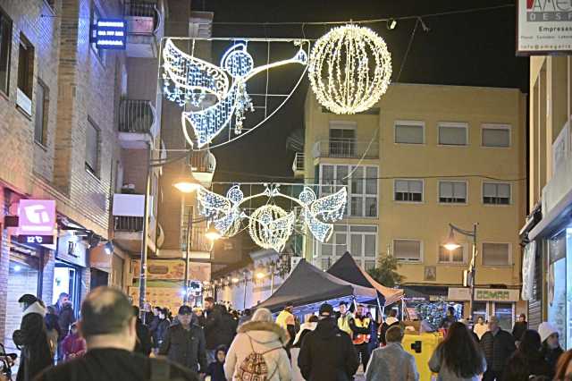 Alcobendas da la bienvenida a la Navidad con el encendido de luces