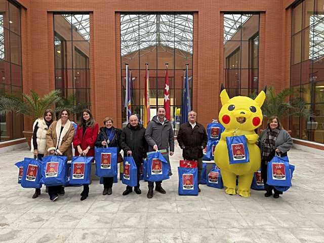 Campaña solidaria beneficia a 50 niños de Colmenar Viejo con regalos para Reyes Magos