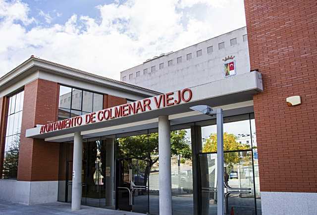 La escuela-taller ‘Conectando en familia’ se inicia para familias monoparentales.