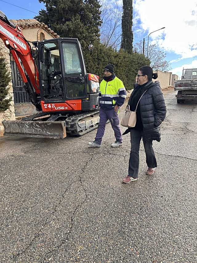 Nambroca realiza trabajos de pavimentación y acerado en la calle Toledo
