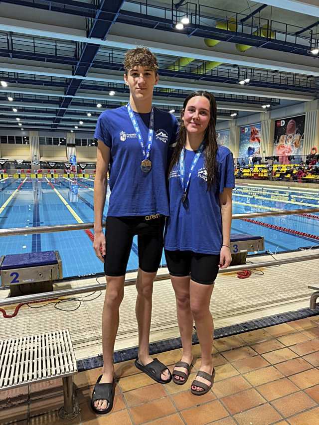 Diecinueve atletas del Club de Natación Pozuelo compiten en un evento de alta exigencia