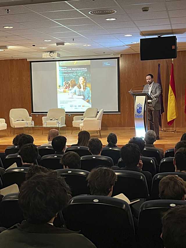 Más de 150 personas asisten a la jornada de Formación Profesional en Pozuelo de Alarcón