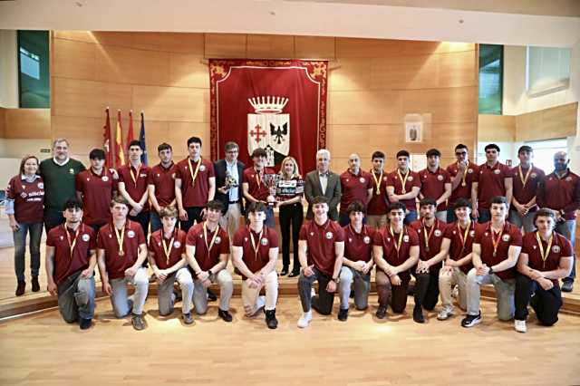 El Ayuntamiento reconoce al Club Alcobendas Rugby por sus logros en 2025