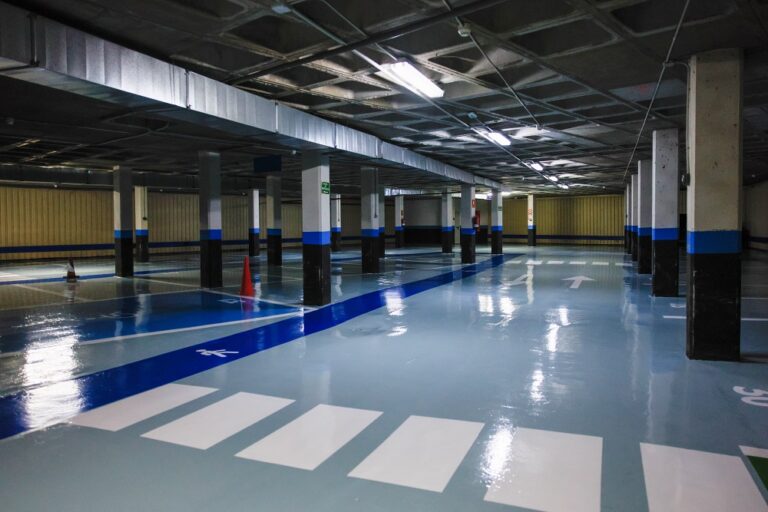 Mejoras en el pavimento del estacionamiento de la Plaza del Pueblo en Colmenar Viejo