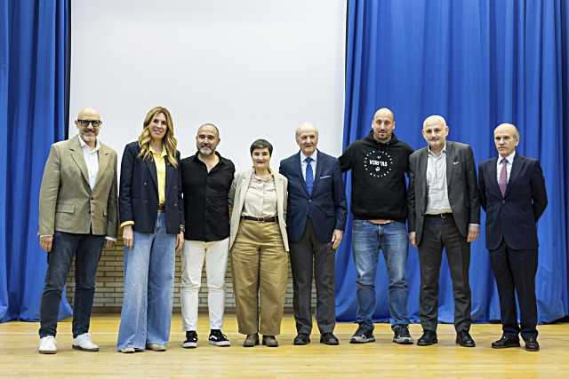 El CDE Veritas Pozuelo presenta a sus equipos en un evento con destacados asistentes