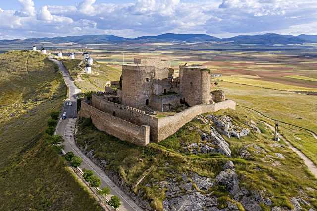 La Diputación de Toledo retoma la visita al castillo de Consuegra