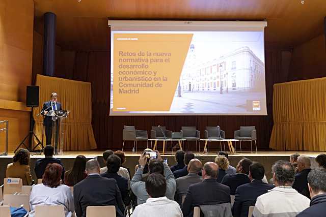 Capacitación sobre la nueva Ley del Suelo de Madrid en Tres Cantos