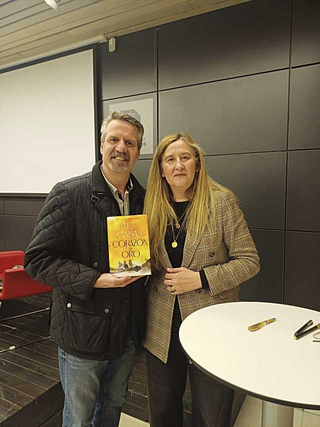 Luz Gabás da inicio las III Jornadas de Novela Histórica