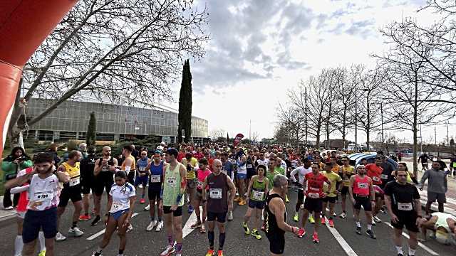 Cerca de 800 corredores participaron en la Media Maratón de Illescas