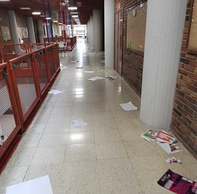 Trece jóvenes detenidos por vandalismo en la Facultad de Ciencias Políticas de la UCM