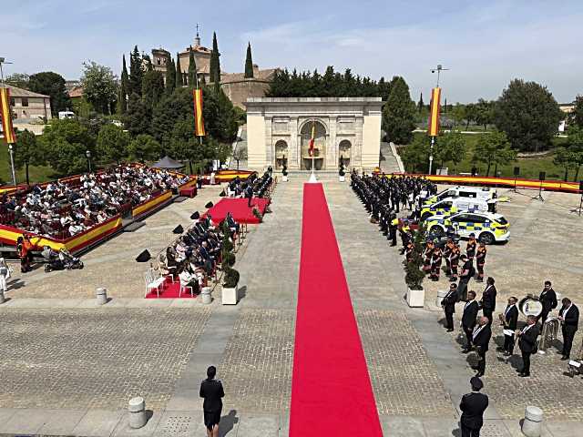 Javier Úbeda celebra el Día de la Policía en Boadilla del Monte con autoridades locales y regionales