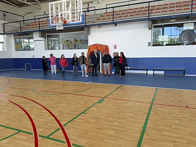 Renovado el asfalto de varias calles y el suelo de las instalaciones deportivas de ‘El Prado’ en Casarrubuelos