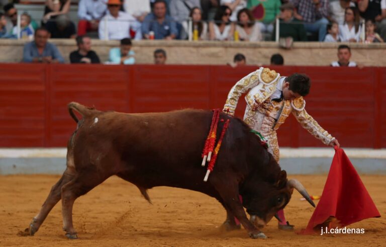 Israel Guirao se hizo con el trofeo de la XII edición del Certamen Alfarero de Plata de Villaseca de La Sagra