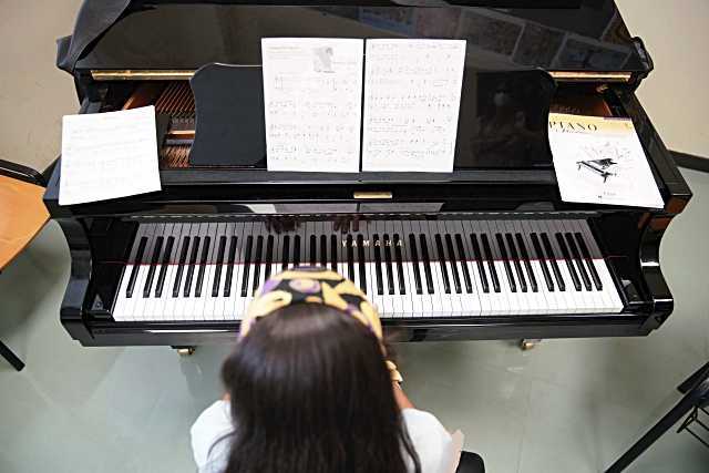 Abren inscripciones y renovaciones para el curso 2026/27 en la Escuela de Música, de Danza y talleres