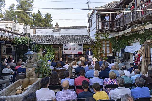 Más de trescientas personas asisten a la presentación de la Federación Taurina de Toledo