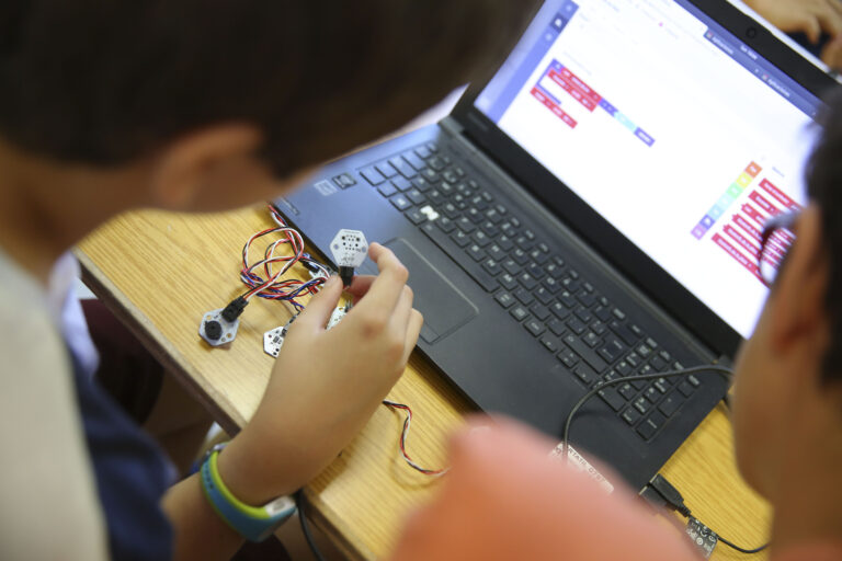 Las Rozas lanza nuevos Clubes de Emprendimiento y Robótica para jóvenes de 8 a 17 años