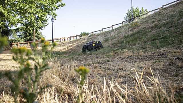 La campaña de desbroce y limpieza en Boadilla abarca más de 400 hectáreas