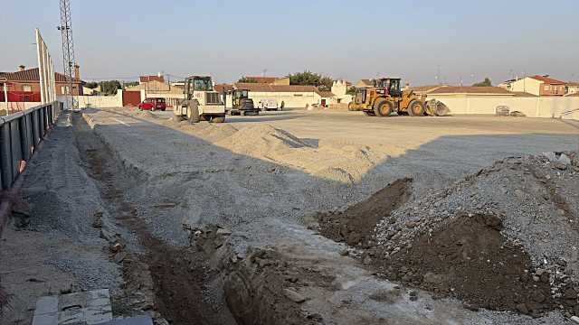 Comenzaron las obras de construcción del nuevo campo de fútbol 7 en el Estadio Martín Juanes de Sonseca