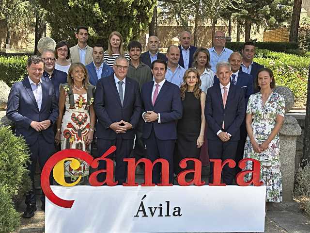 Juan Carlos Suárez-Quiñones presidió la sesión inaugural del nuevo Pleno de la Cámara de Comercio de Ávila